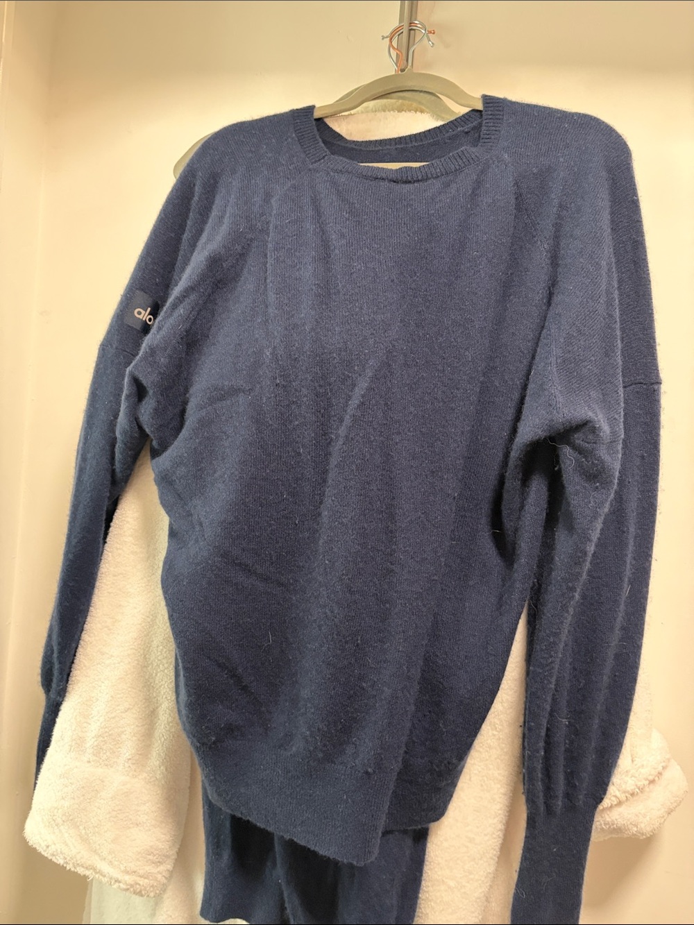 ALO Yoga women Cashmere Crewneck Sweater - Dark Navy